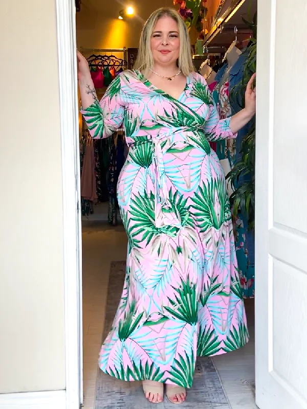 Signature Plus Size Maxi Dress in Tropical Mint Eclipse Fashionable Sheer Maxi Dress Signature Plus Size Maxi Dress in Tropical Mint Eclipse Fashionable Sheer Maxi Dress